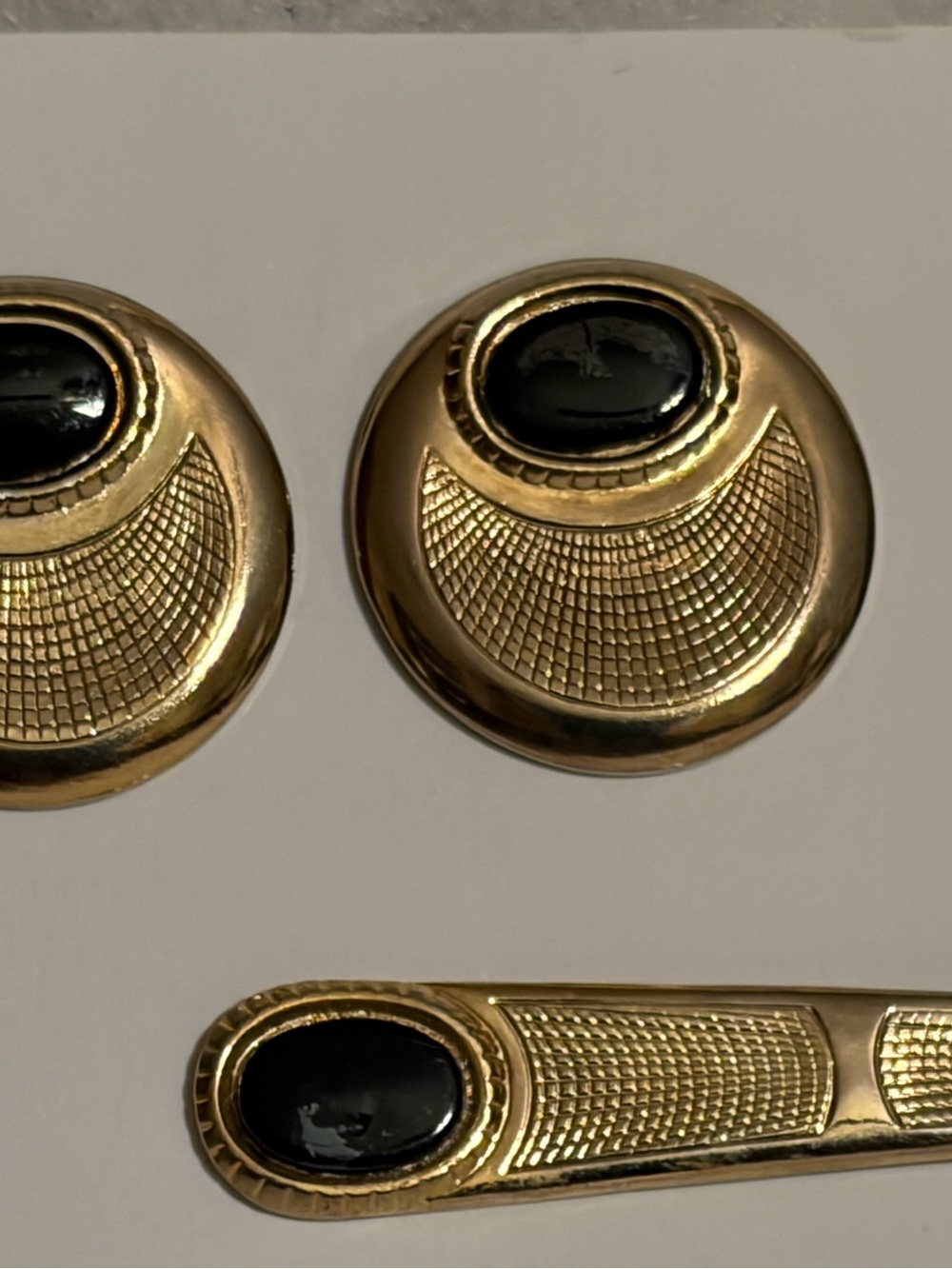 Gold and Black Men’s Cufflink and Tie Bar Set